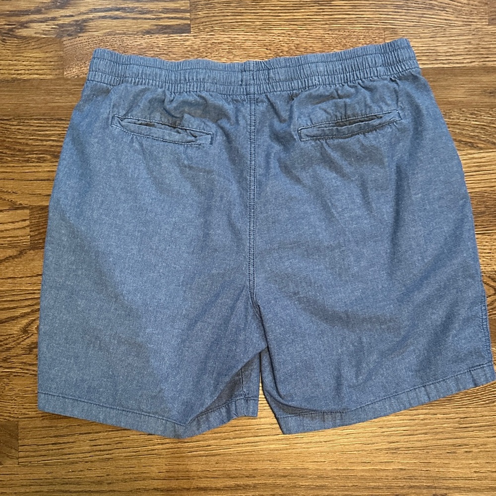 Old Navy Men's Athletic Shorts in Blue - Picture 2 of 4